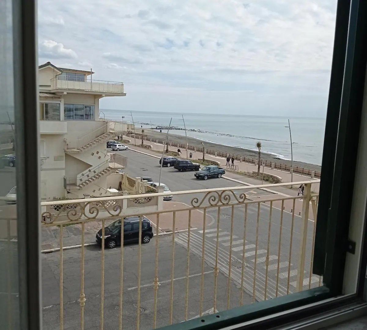 Magnificent House By The Sea Apartment Lido di Ostia Italy